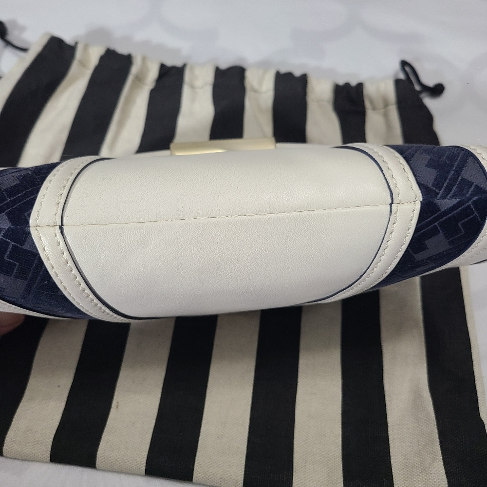 L.A.M.B. by Gwen Stefani Frosted Pearl Clutch Leather Designer NWT - Picture 9 of 10